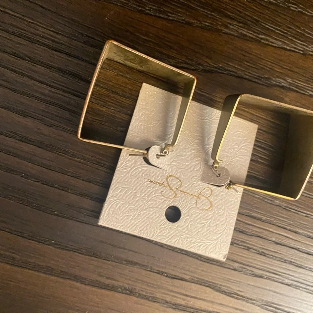 NEW Jessica Simpson gold earrings